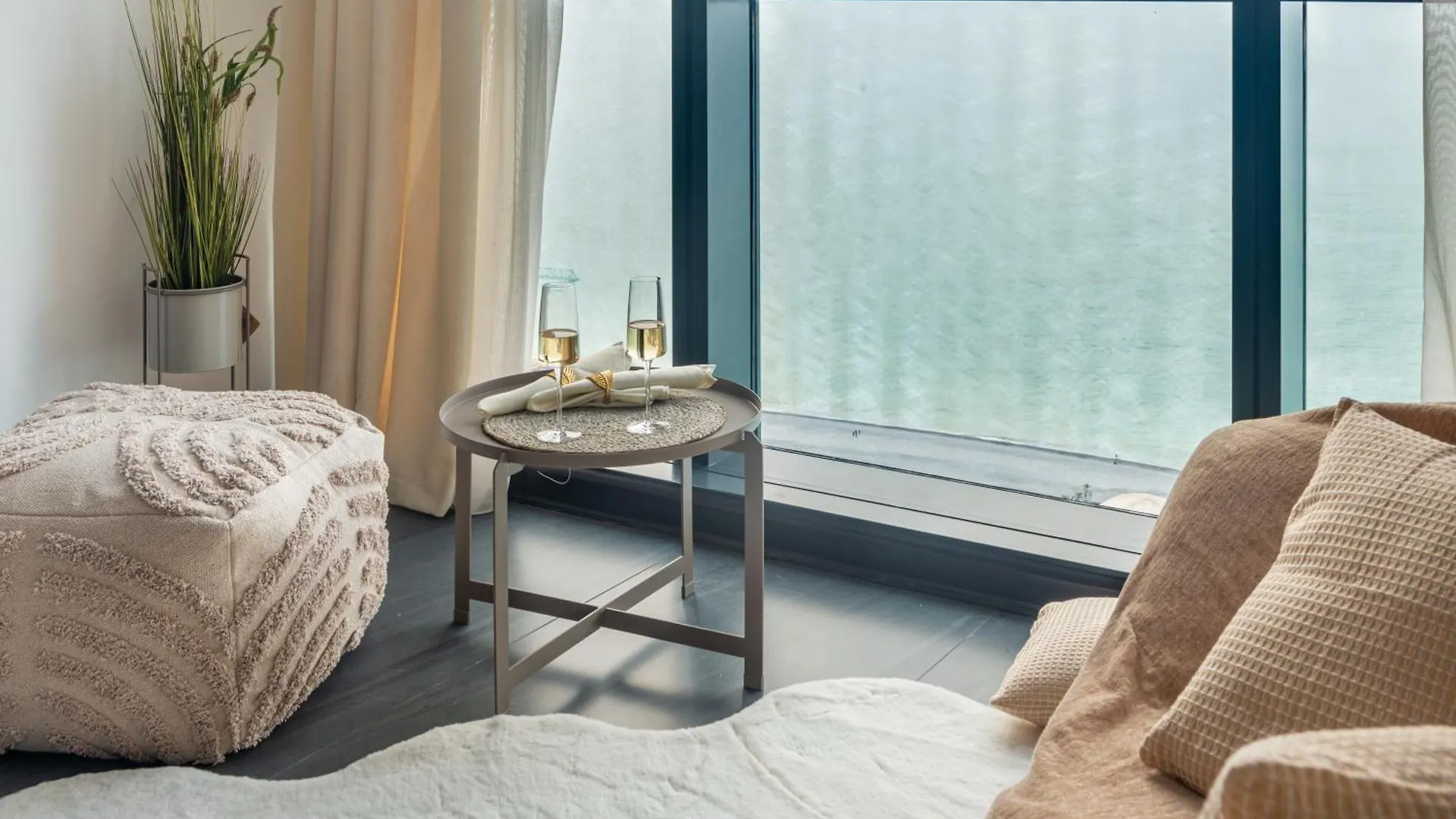 Sea Nirvana - Romantic Apartment With Sea View In Porta Batumi Tower