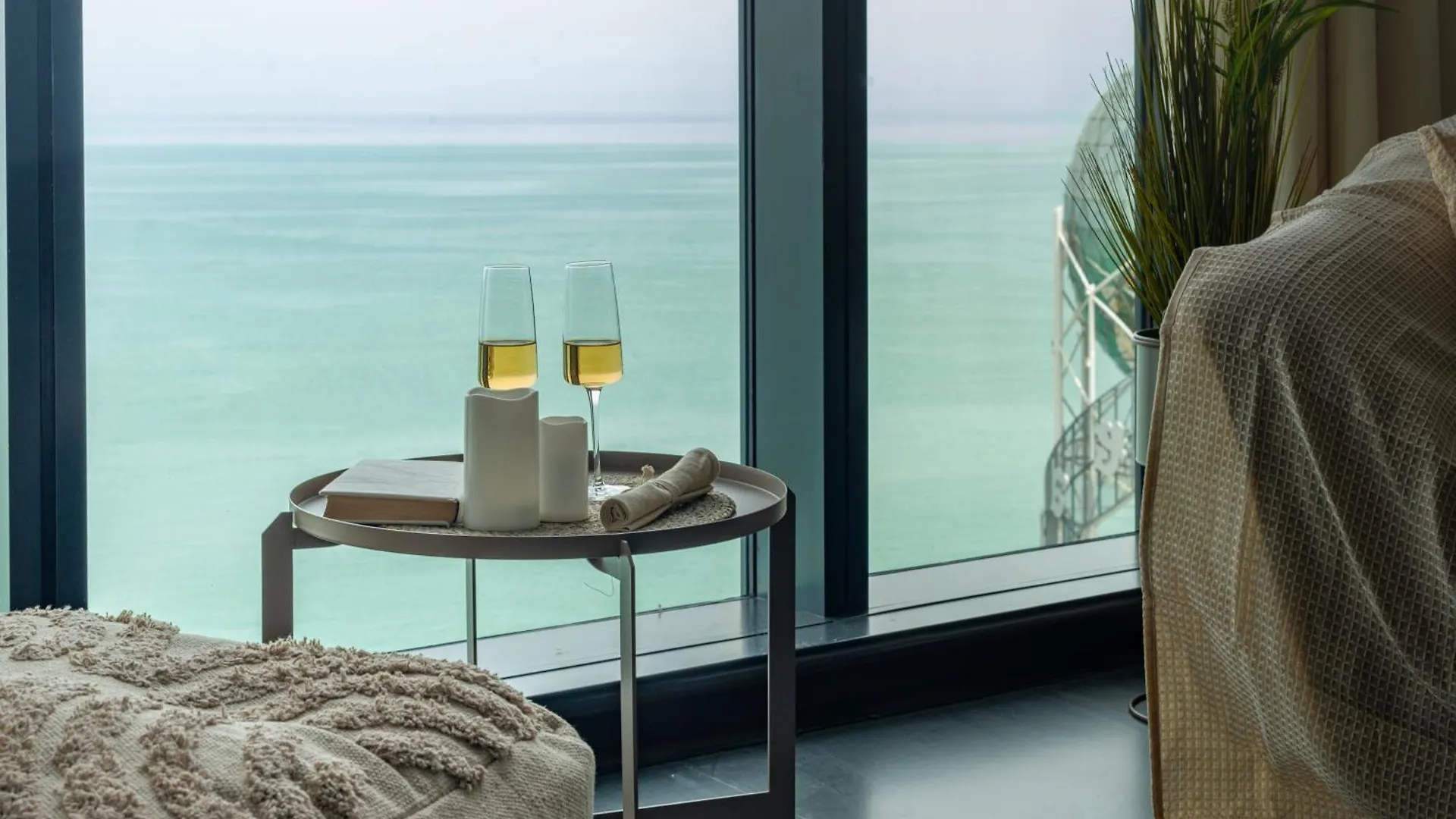 Sea Nirvana - Romantic Apartment With Sea View In Porta Batumi Tower