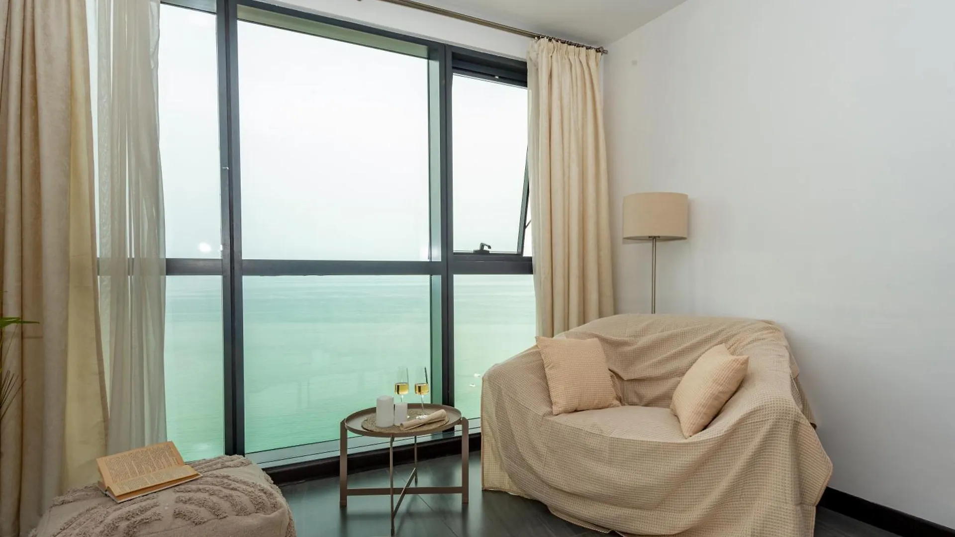 Sea Nirvana - Romantic Apartment With Sea View In Porta Batumi Tower