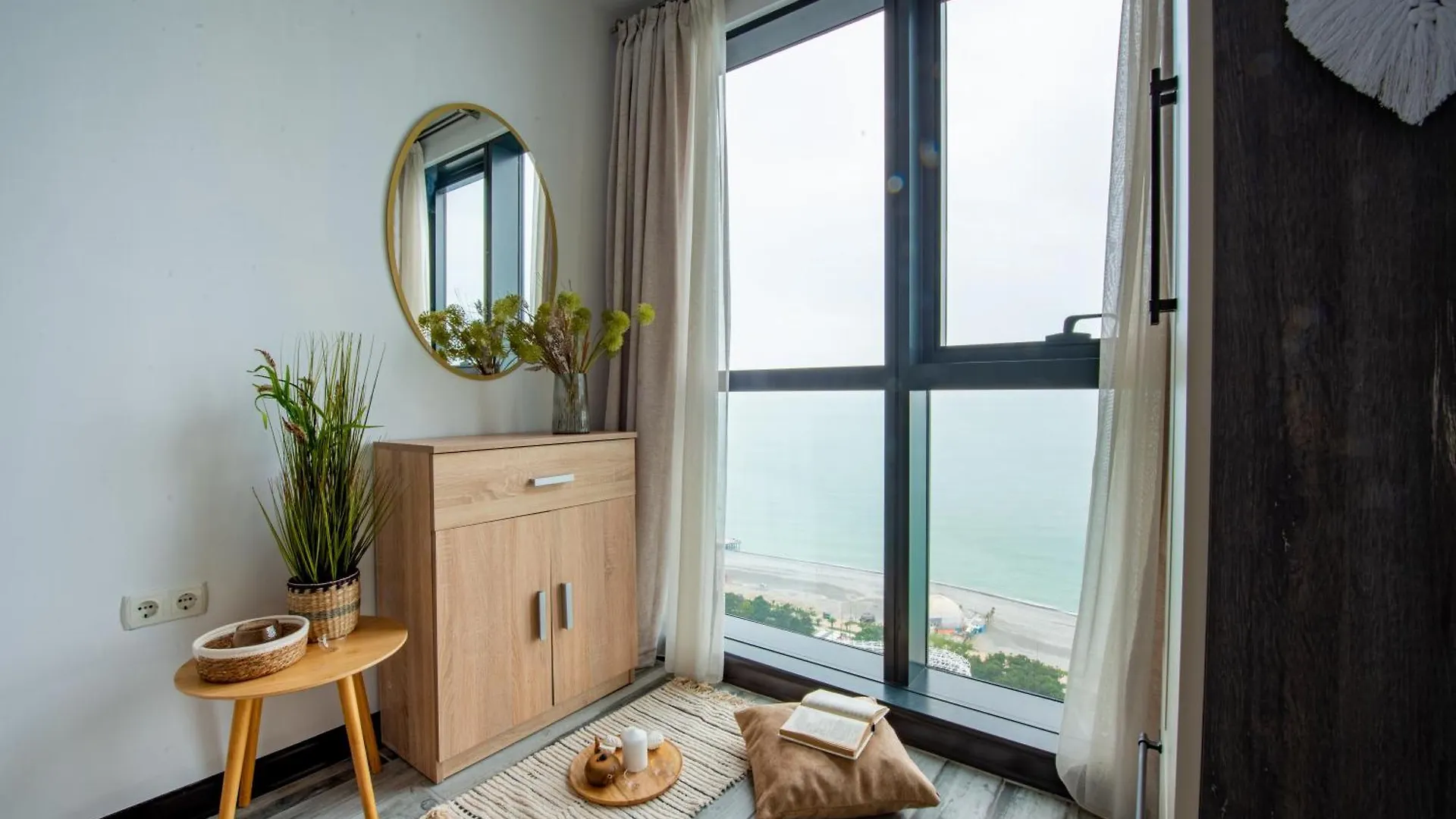 Sea Nirvana - Romantic Apartment With Sea View In Porta Batumi Tower