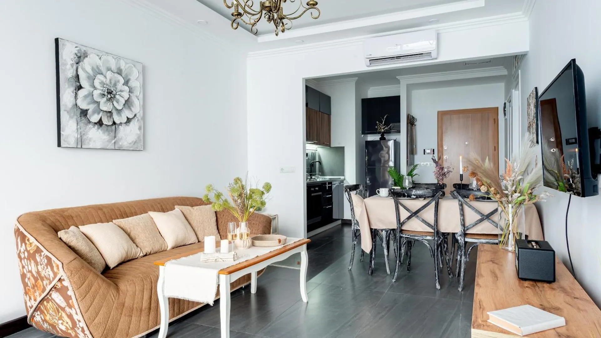 Sea Nirvana - Romantic Apartment With Sea View In Porta Batumi Tower Georgia