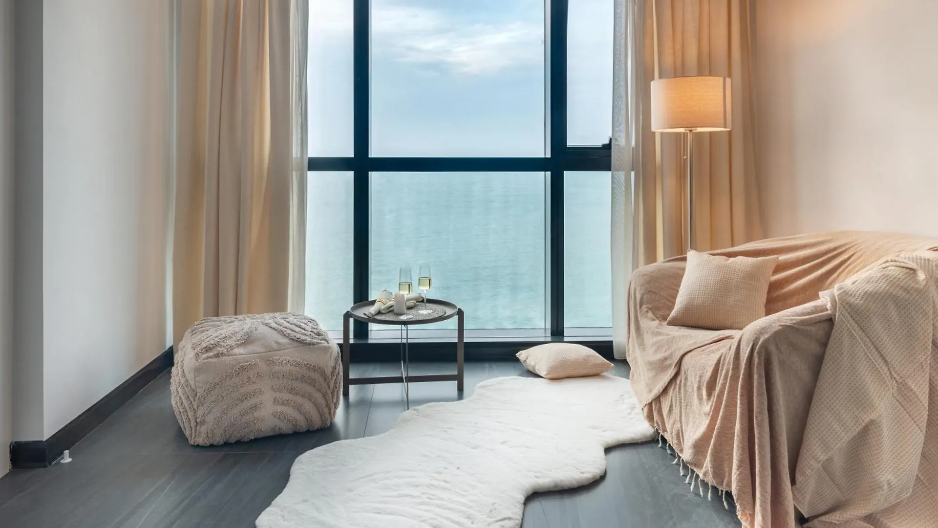 Sea Nirvana - Romantic Apartment With Sea View In Porta Batumi Tower Georgia